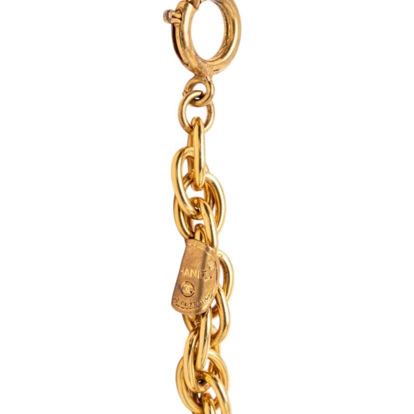 Chanel CC Gold Plated Medallion Pendant Necklace Gold Metal Very good condition - Box View