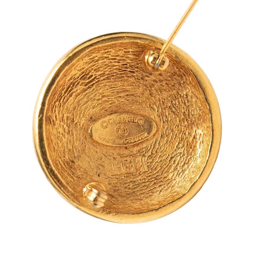 Chanel CC Gold Plated Round Brooch Gold Metal Very good condition - Inside View