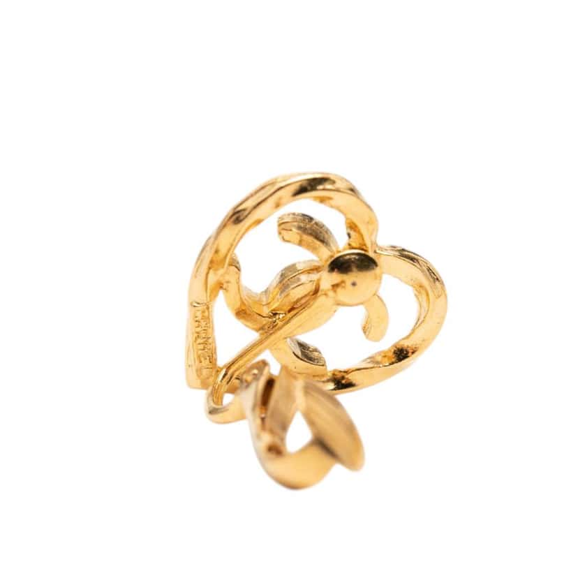 Chanel Gold Plated CC Heart Clip On Earrings Gold Metal Very good condition - Model View