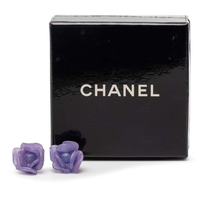 Chanel Resin Camellia Earrings Purple Very good condition - Model View