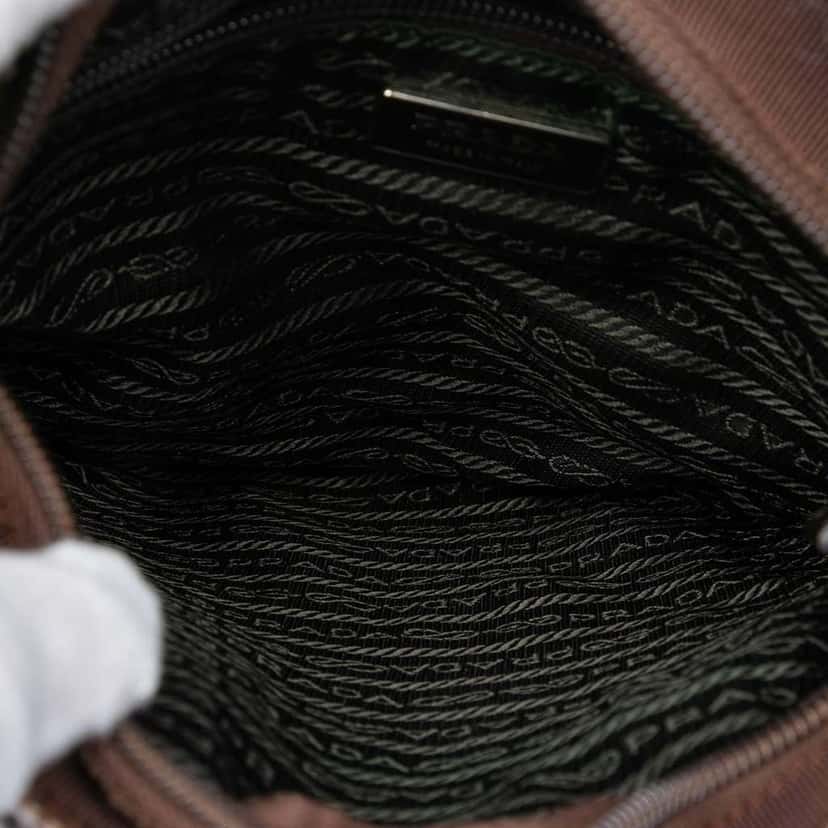 Prada Vitello Trimmed Tweed Flat Tote Beige Tweed Very good condition - Model View