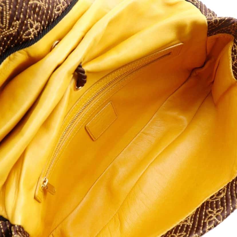Louis Vuitton Monogram Metisse African Queen Clutch Brown Satin Very good condition - Model View