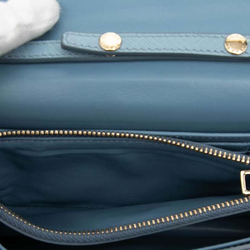 Prada Saffiano Lux Wallet On Chain Blue Leather Very good condition - Model View