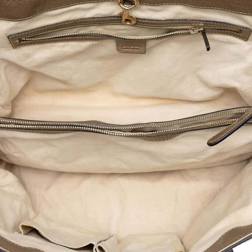 Gucci Metallic Grained Leather Bella Tote Gold Leather Very good condition - Model View