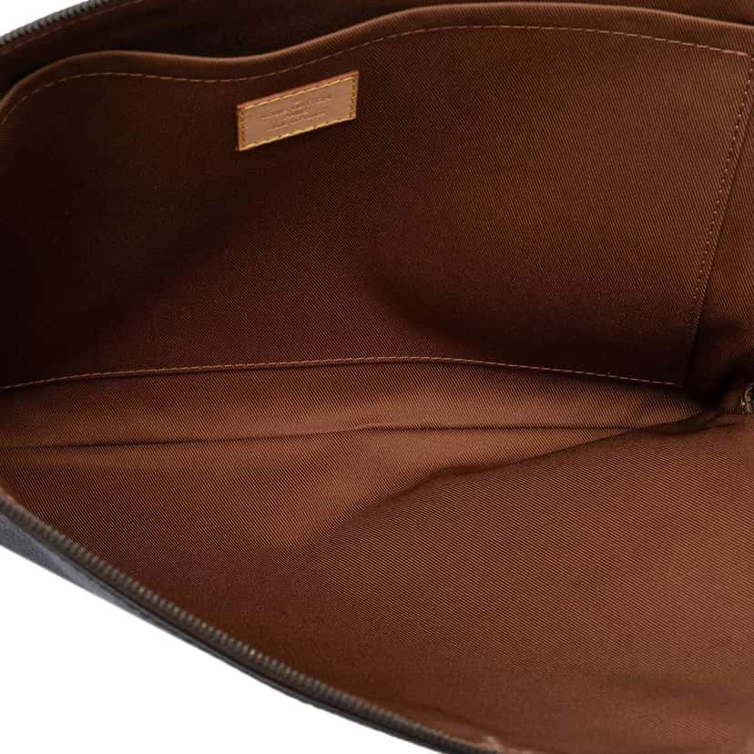 Louis Vuitton Monogram Etui Voyage MM Brown Very good condition - Model View