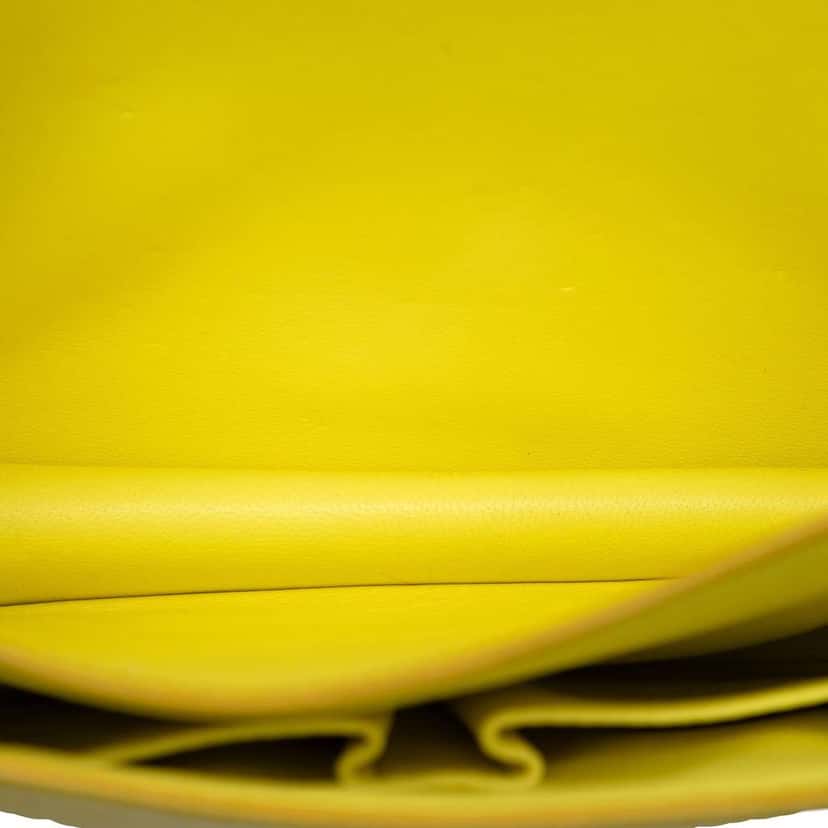 Celine Medium Calfskin Classic Box Yellow Leather Very good condition - Model View