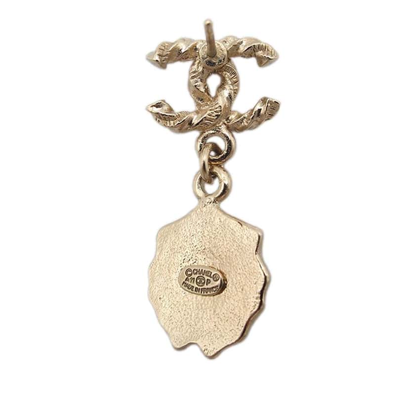 Chanel CC Gold Plated Faux Pearl Lion Head Drop Push Back Earrings Gold Metal Very good condition - Box View