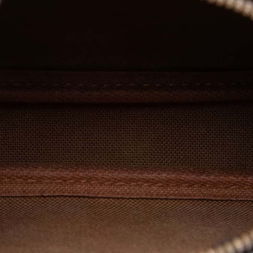Louis Vuitton Monogram Mini Pochette Accessoires Brown Very good condition - Model View