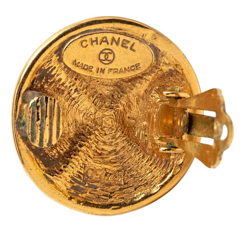 Chanel Gold Plated Quilted Round Clip On Earrings Gold Metal Very good condition - Inside View