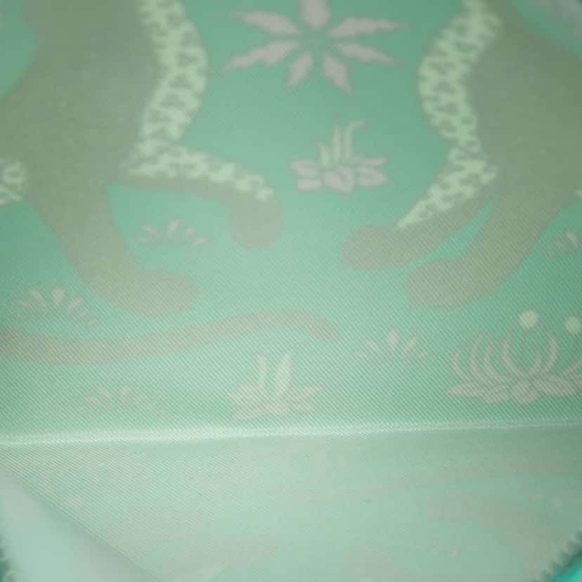 Hermès Les Leopards Silky Pocket Cosmetic Case Green Silk Very good condition - Model View