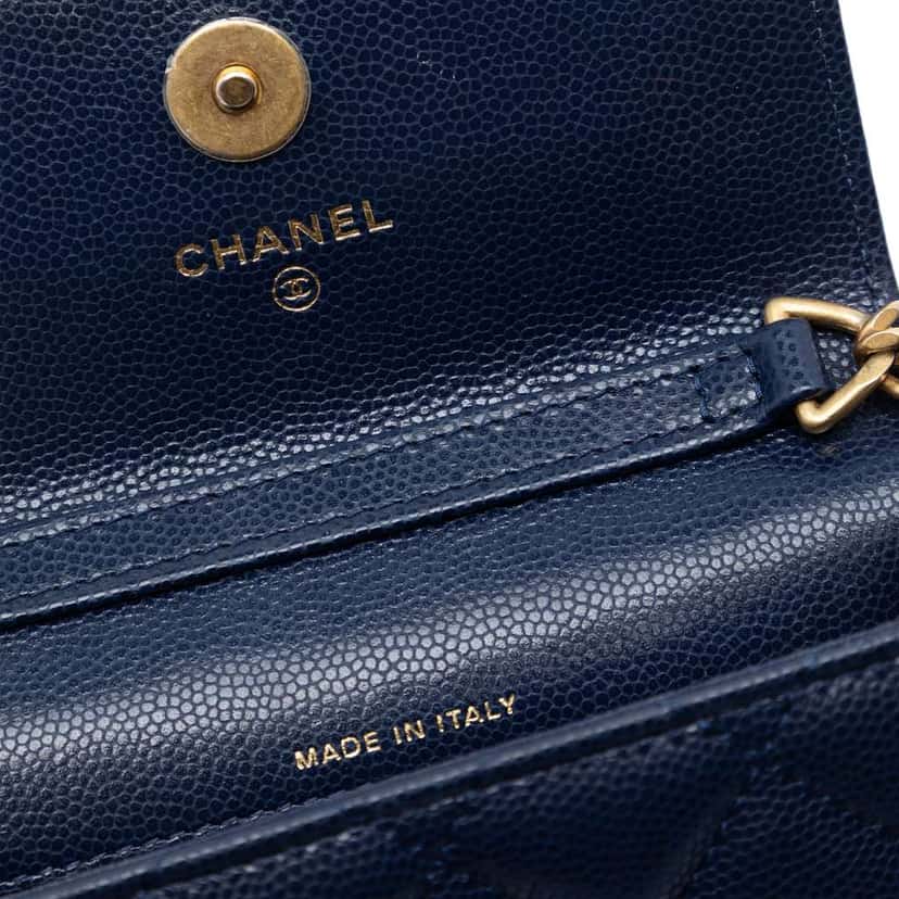 Chanel Quilted Caviar Twist Your Buttons Coin Purse With Chain Blue Leather Very good condition - Box View
