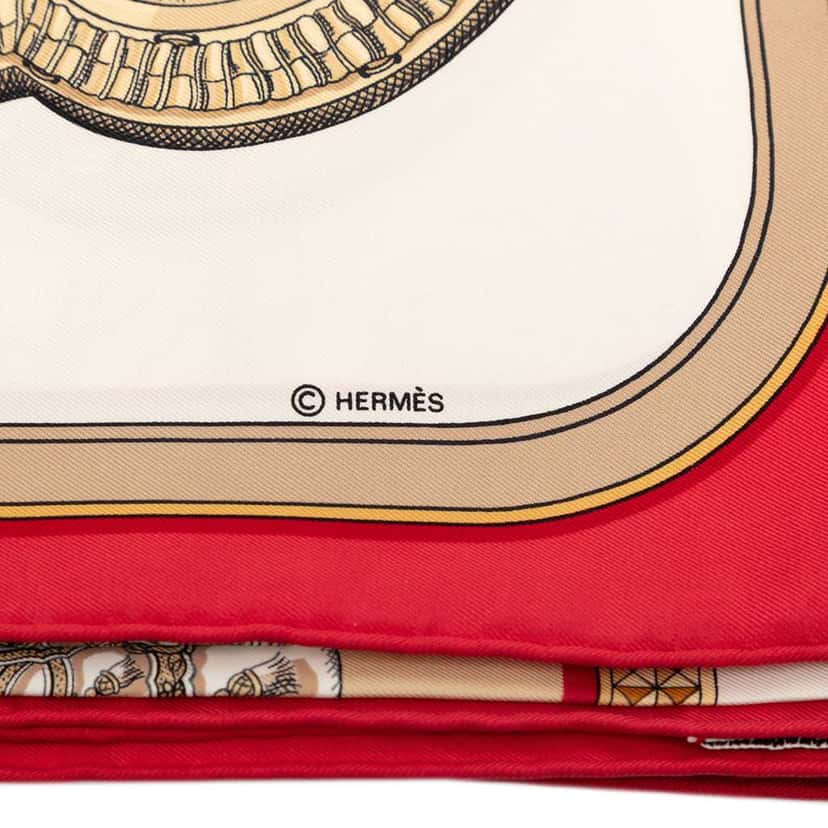 Hermès Grand Apparat Silk Scarf 90 White Silk Very good condition - Model View