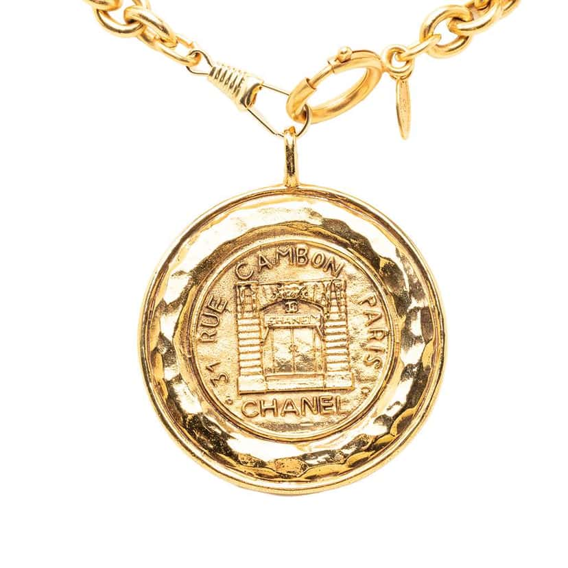 Chanel Gold Plated 31 Rue Cambon Medallion Pendant Necklace Gold Metal Very good condition - Front View