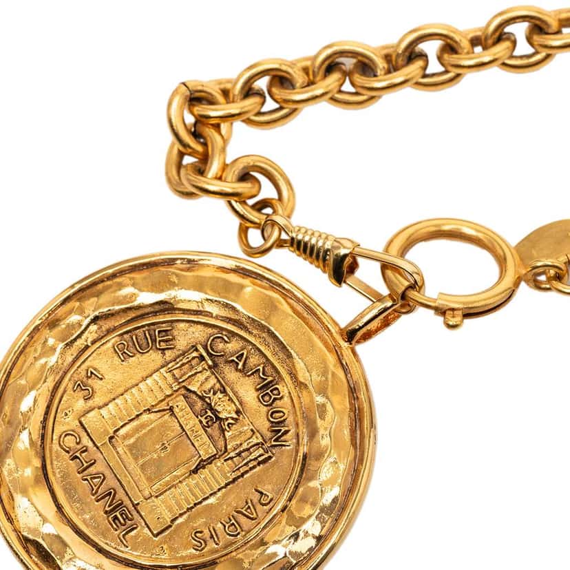 Chanel Gold Plated 31 Rue Cambon Medallion Pendant Necklace Gold Metal Very good condition - Model View