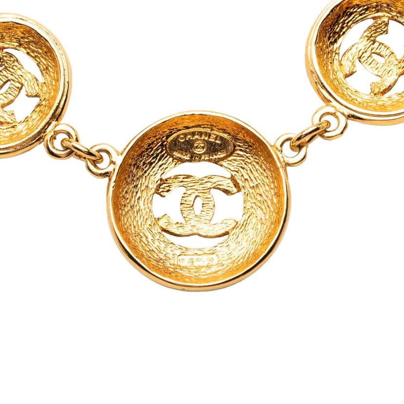 Chanel CC Gold Plated Medallion Necklace Gold Metal Very good condition - Back View