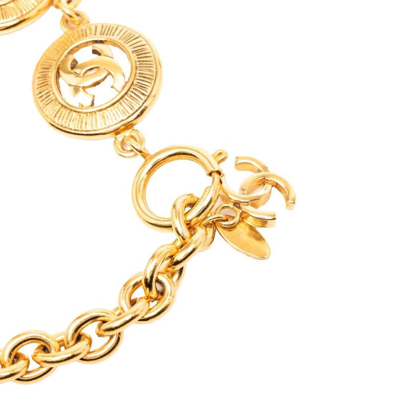 Chanel CC Gold Plated Medallion Necklace Gold Metal Very good condition - Box View