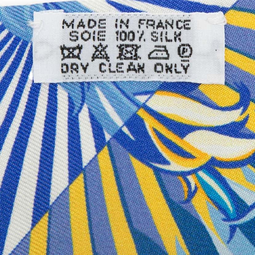 Hermès Mythiques Phoenix Coloriage Silk Twilly Scarf Blue Silk Very good condition - Model View