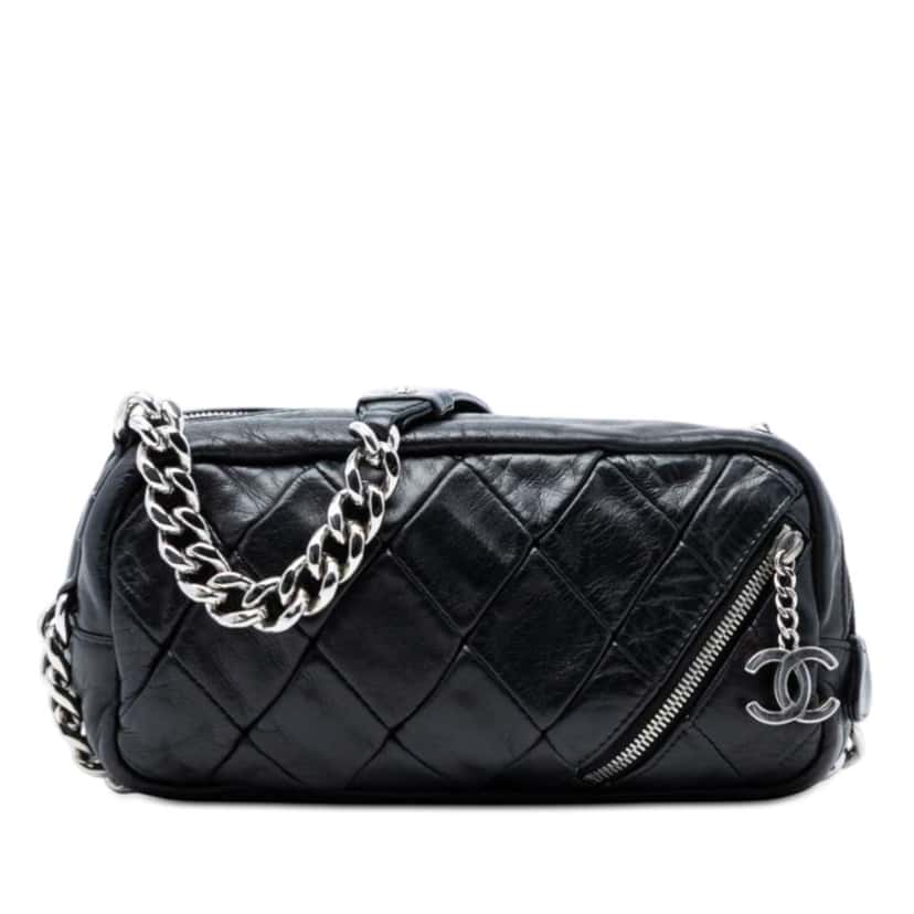 Chanel Quilted Lambskin Chain Shoulder Bag Black Leather Very good condition - Front View