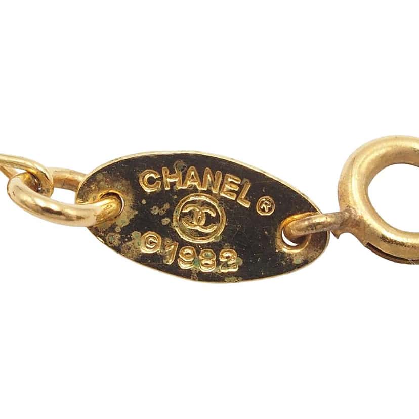 Chanel CC Gold Plated Pendant Necklace Gold Metal Very good condition - Inside View