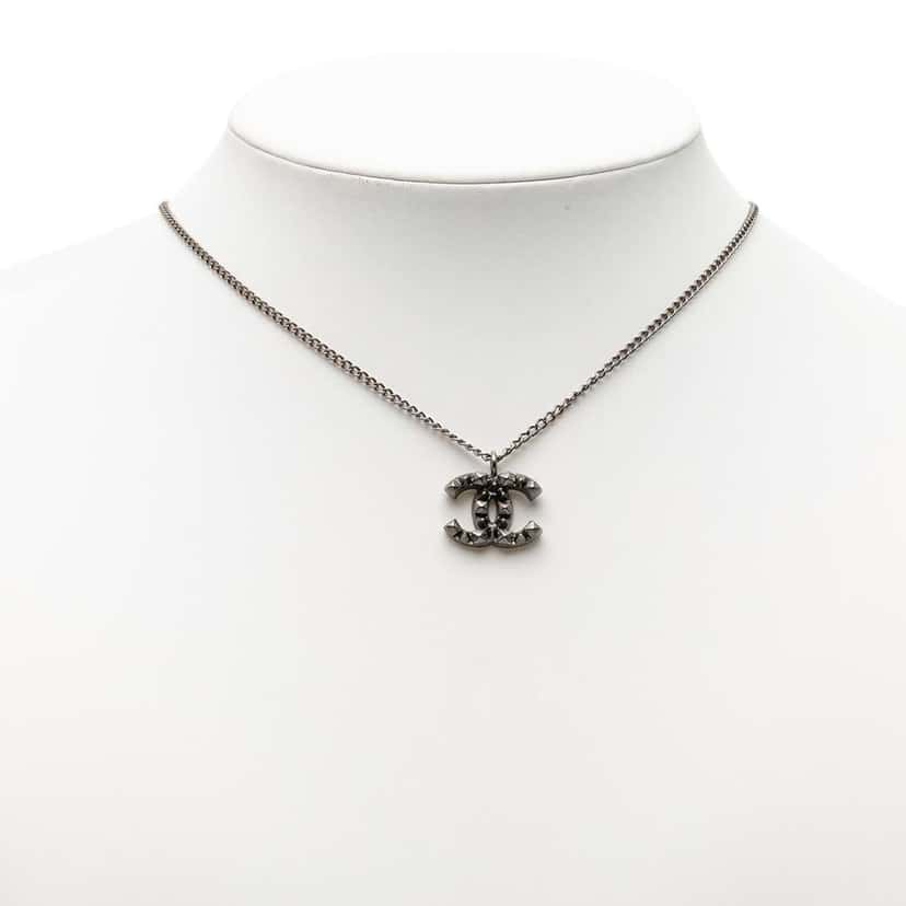 Chanel Ruthenium Plated CC Spiked Pendant Necklace Black Brass Very good condition - Box View