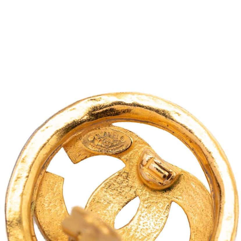 Chanel CC Gold Plated Round Clip on Earrings Gold Metal Very good condition - Inside View