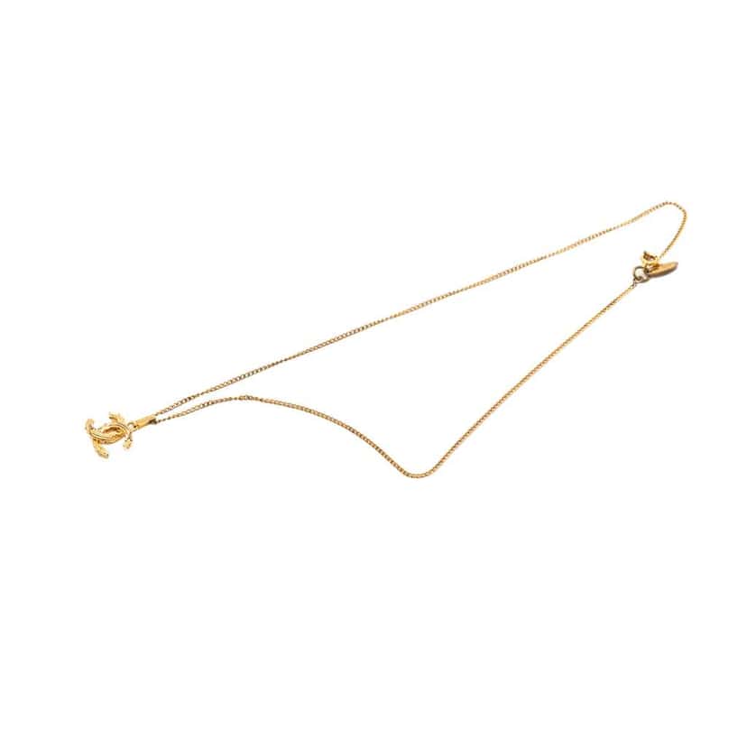 Chanel CC Gold Plated Textured Pendant Necklace Gold Metal Very good condition - Model View