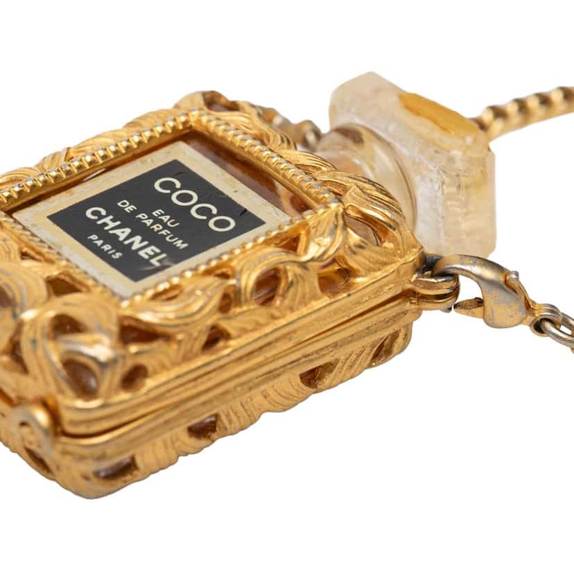 Chanel Gold Plated Perfume Bottle Necklace Gold Metal Very good condition - Inside View