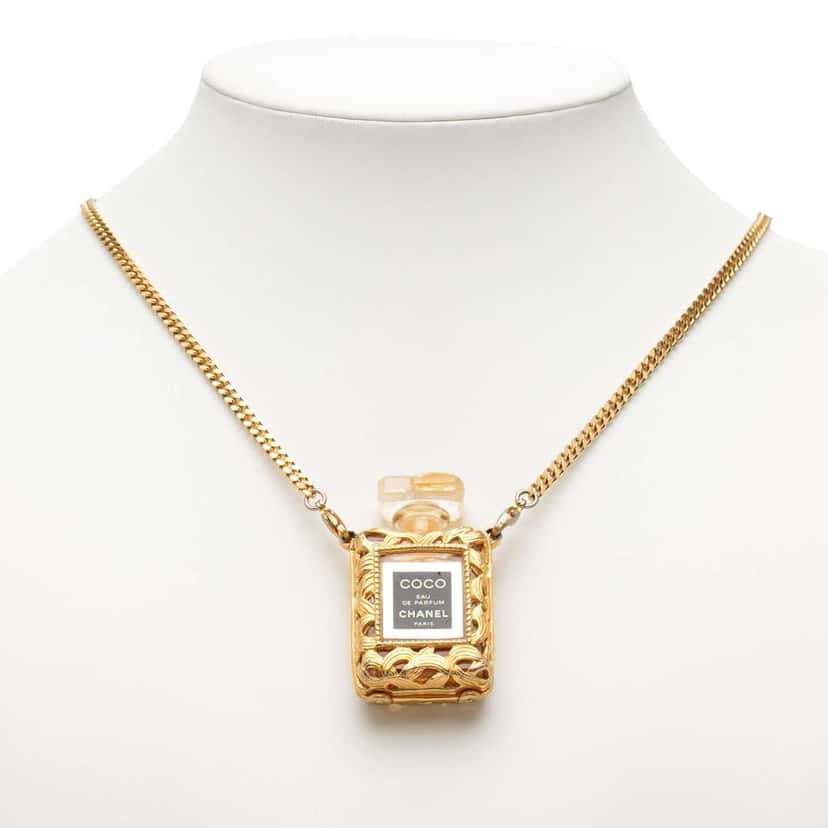 Chanel Gold Plated Perfume Bottle Necklace Gold Metal Very good condition - Model View