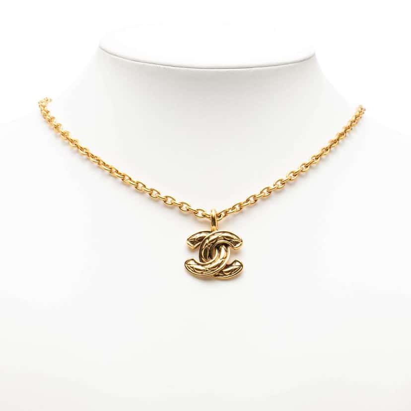 Chanel Gold Plated CC Quilted Pendant Necklace Gold Metal Very good condition - Box View