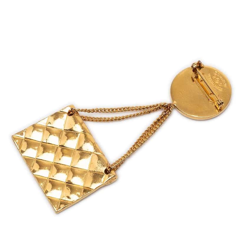 Chanel CC Gold Plated Quilted Flap Bag Medallion Brooch Gold Metal Very good condition - Back View