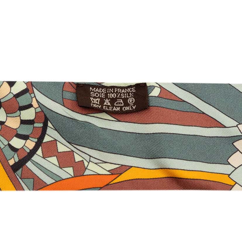 Hermès Les Flots Du Cheval Silk Twilly Scarf Grey Very good condition - Back View