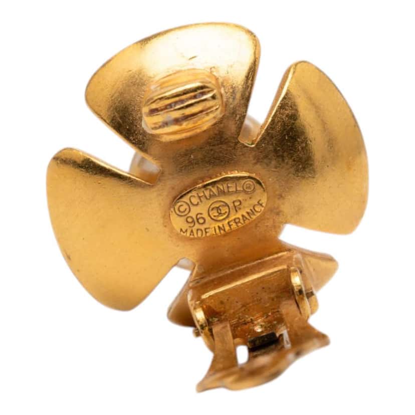 Chanel CC Gold Plated Faux Pearl Flower Clip On Earrings Gold Metal Very good condition - Inside View