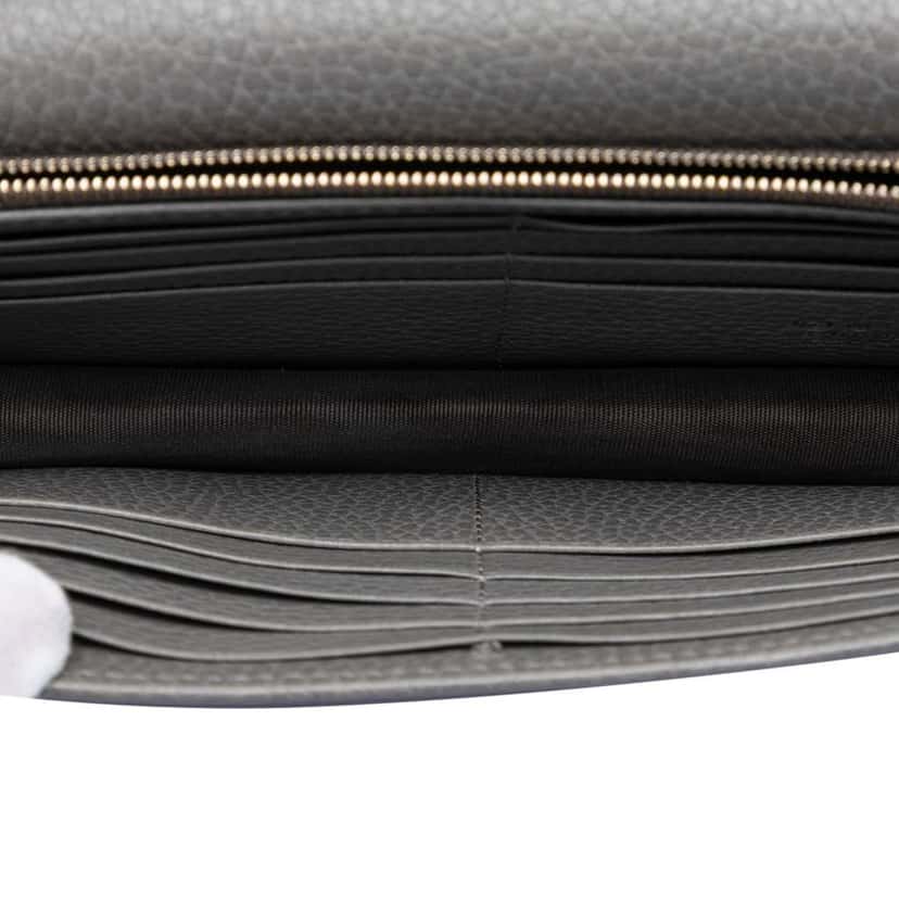 Gucci Leather Interlocking G Dollar Wallet on Chain Grey Leather Very good condition - Model View