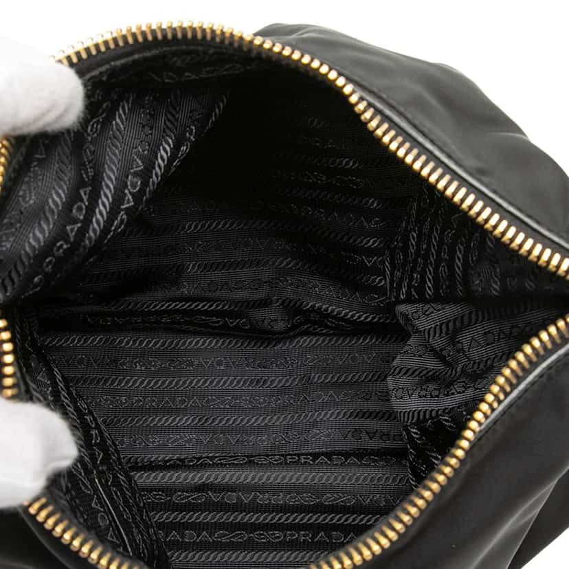 Prada Saffiano Trimmed Tessuto Shoulder Bag Black Very good condition - Model View