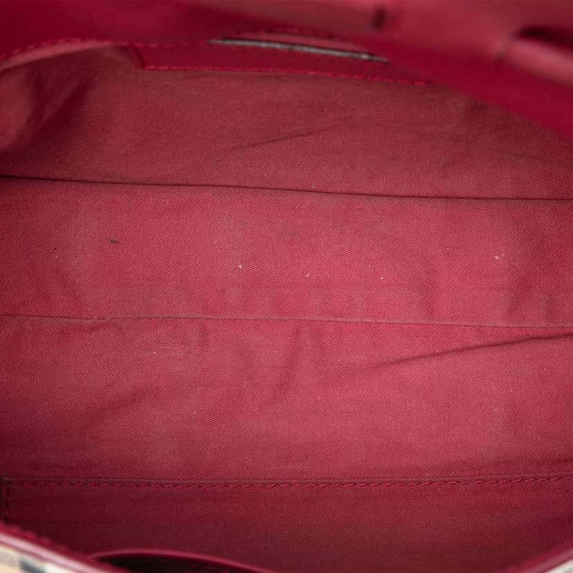 Burberry Haymarket Check Coated Canvas Leah Crossbody Beige Canvas Very good condition - Model View