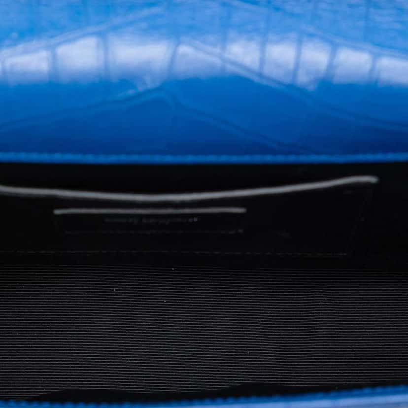 Saint Laurent Medium Croc Embossed Leather Kate Tassel Crossbody Blue Leather Very good condition - Model View