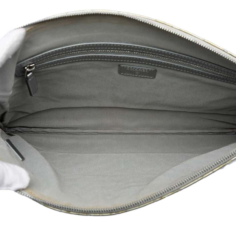 Chanel Large Chevron Metallic Aged Calfskin O Case Clutch Silver Leather Very good condition - Model View