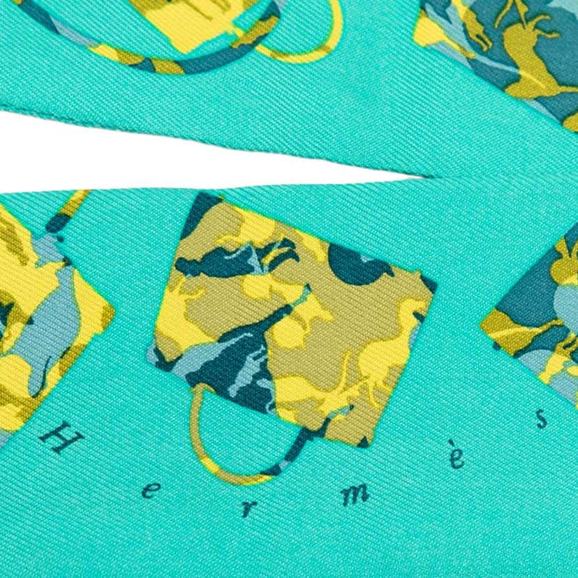 Hermès Kelly En Caleche Silk Twilly Scarf Blue Silk Never worn - Box View