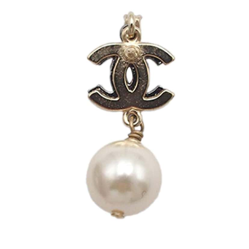 Chanel CC Gold Plated Strass Faux Pearl Drop Push Back Earrings Gold Metal Very good condition - Model View