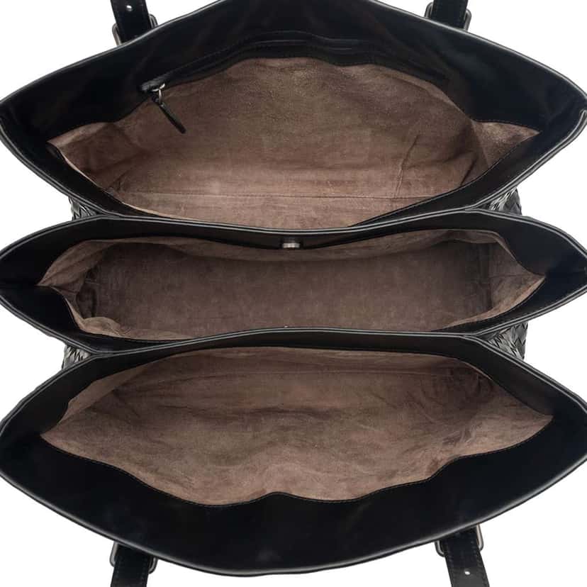 Bottega Veneta Medium Nappa Intrecciato Roma Tote Black Leather Very good condition - Model View