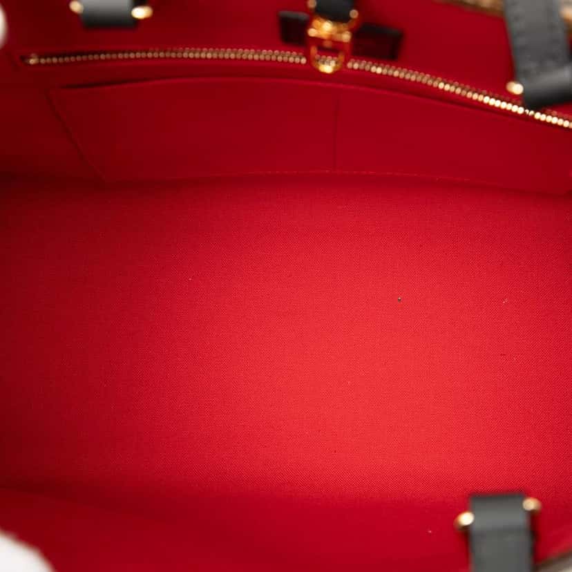 Louis Vuitton Monogram Giant OnTheGo MM Brown Very good condition - Model View