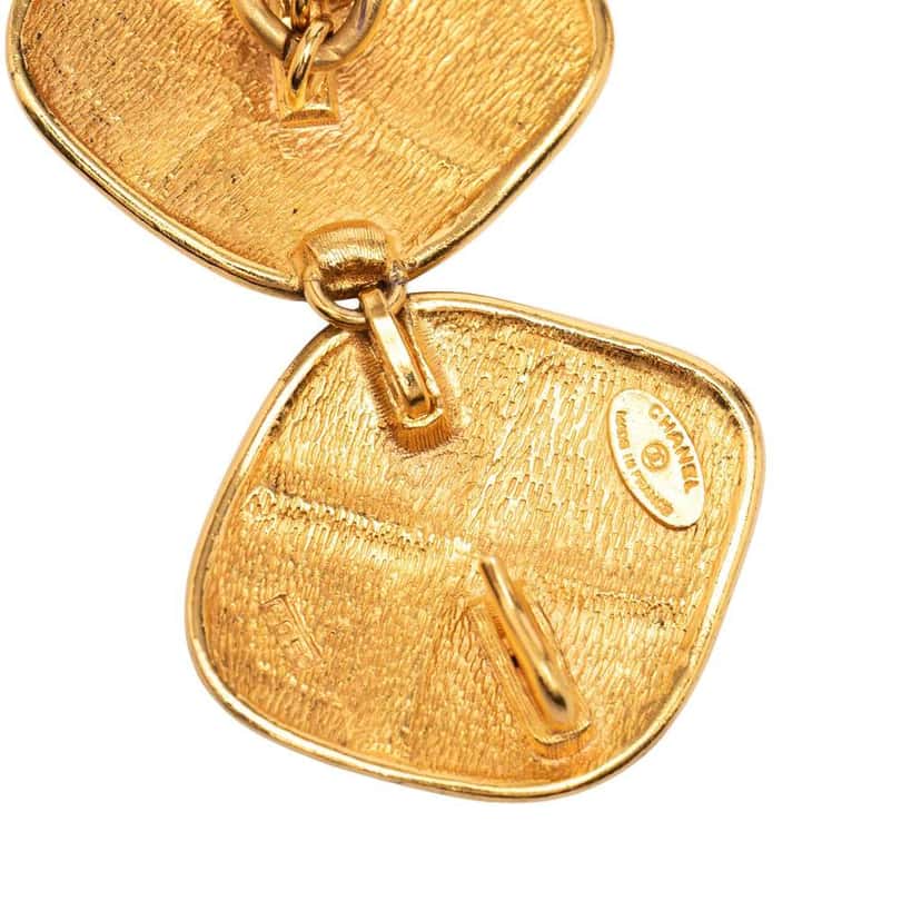 Chanel Gold Plated Quilt Charm Chain Belt Gold Metal Very good condition - Model View