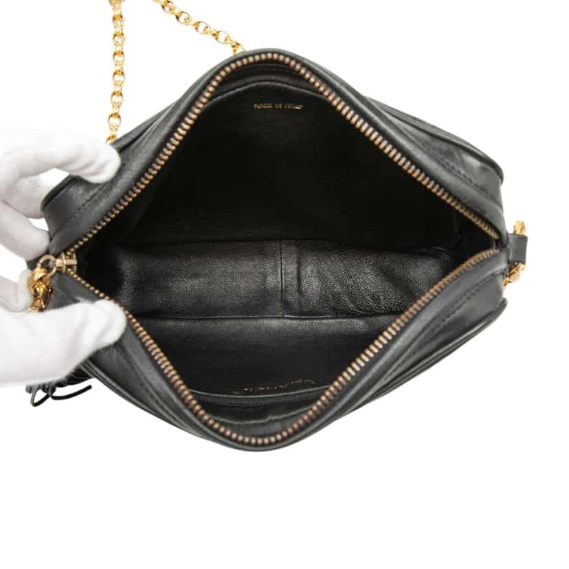 Chanel CC Quilted Lambskin Tassel Camera Bag Black Leather Very good condition - Model View