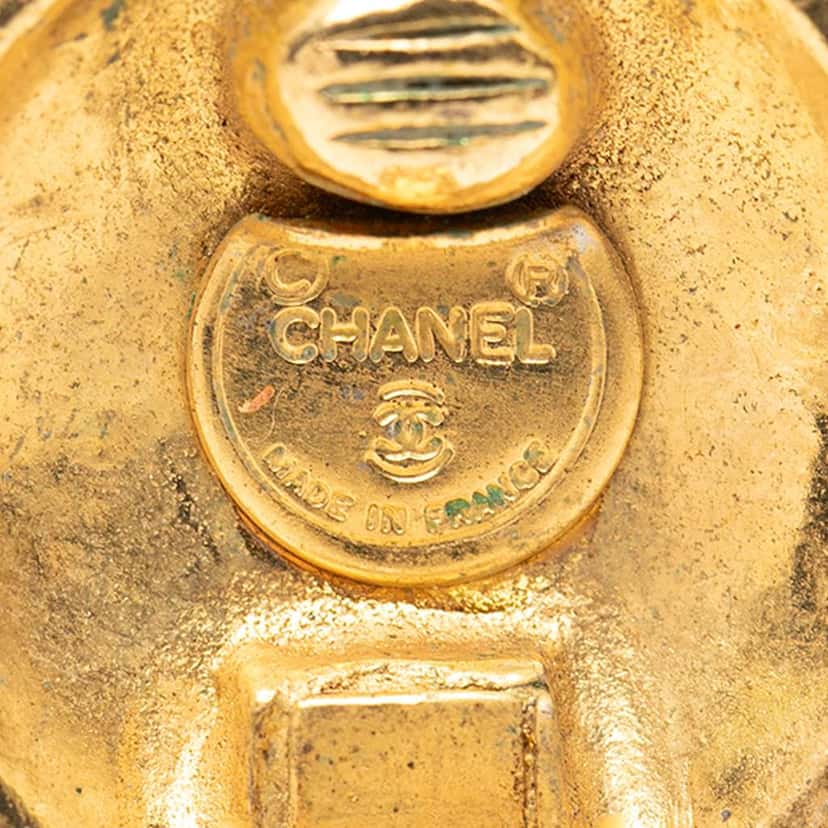 Chanel CC Gold Plated Round Clip On Earrings Gold Metal Very good condition - Inside View