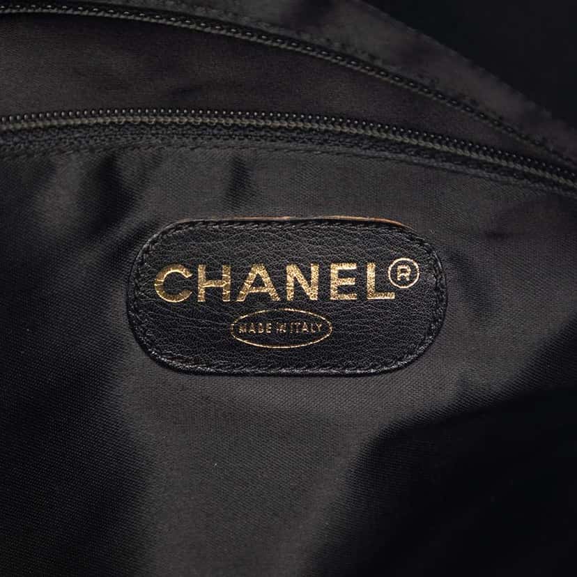 Chanel CC Caviar Shoulder Bag Black Leather Very good condition - Box View