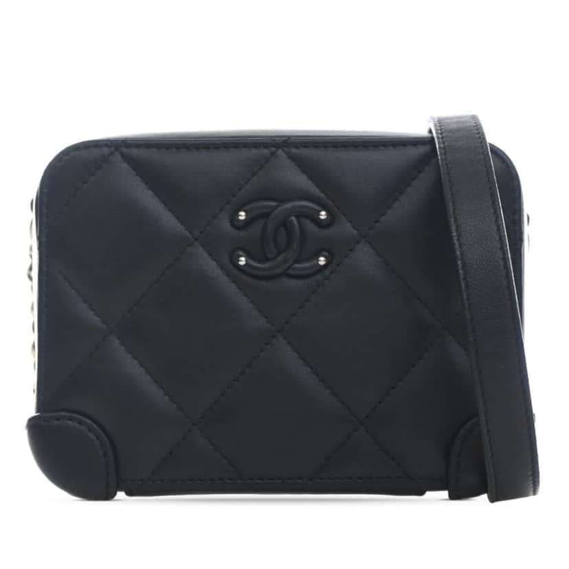 Chanel Mini Quilted Lambskin Covered CC Camera Bag Black Leather Very good condition - Front View