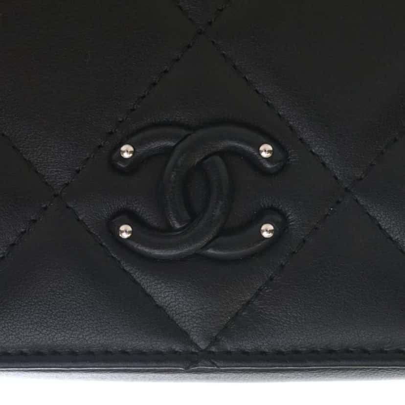 Chanel Mini Quilted Lambskin Covered CC Camera Bag Black Leather Very good condition - Box View