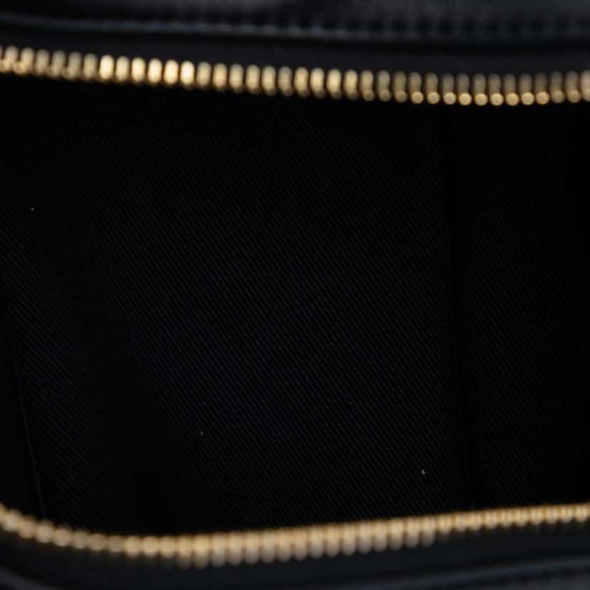 Chanel Metiers d'Art CC Lambskin Tassel Rectangle Clutch with Chain Black Leather Very good condition - Model View