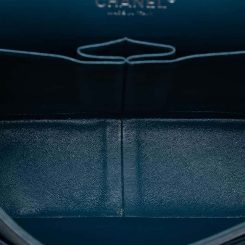 Chanel Jumbo Classic Caviar Double Flap Blue Leather Very good condition - Model View