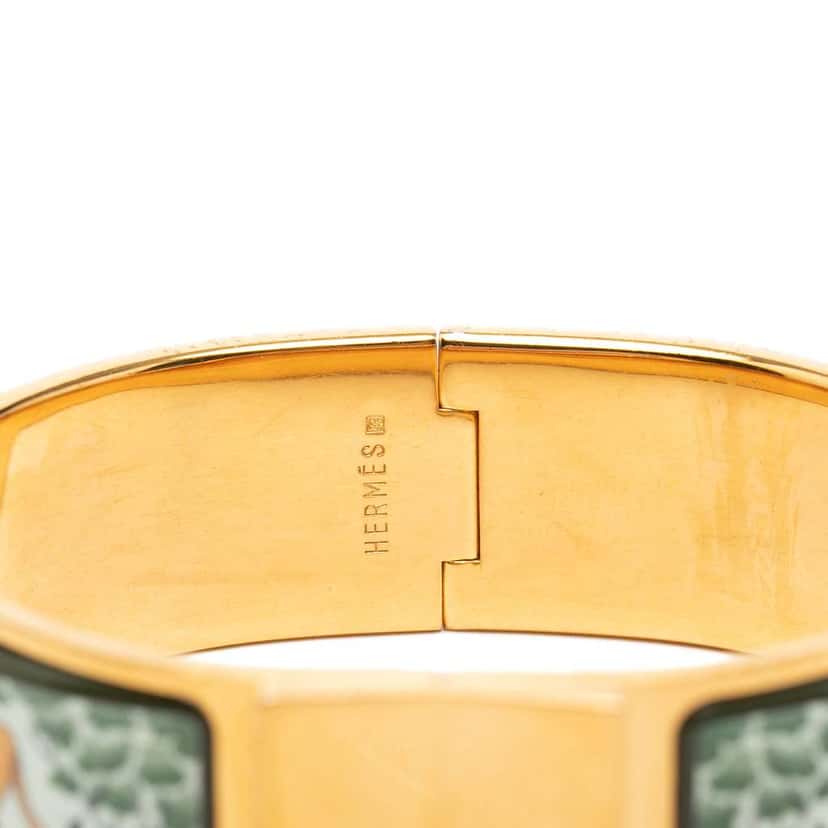 Hermès Wide Enamel Safari Loquet Bracelet PM White Very good condition - Model View